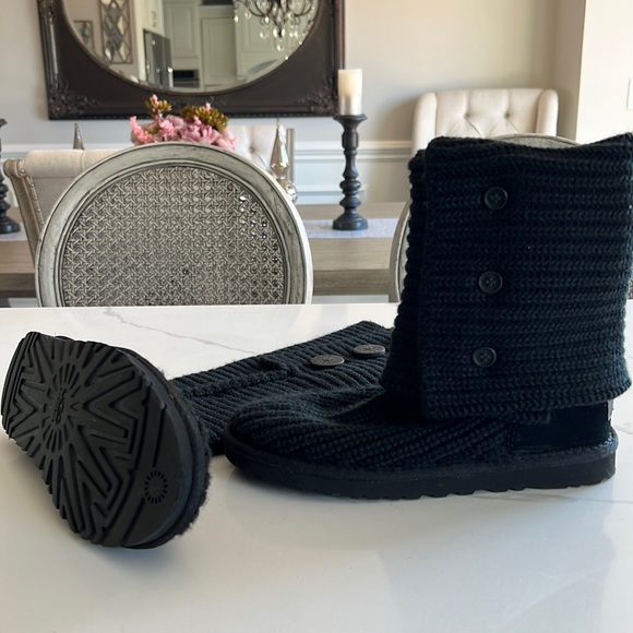 Ugg Boots - Picture 1 of 2